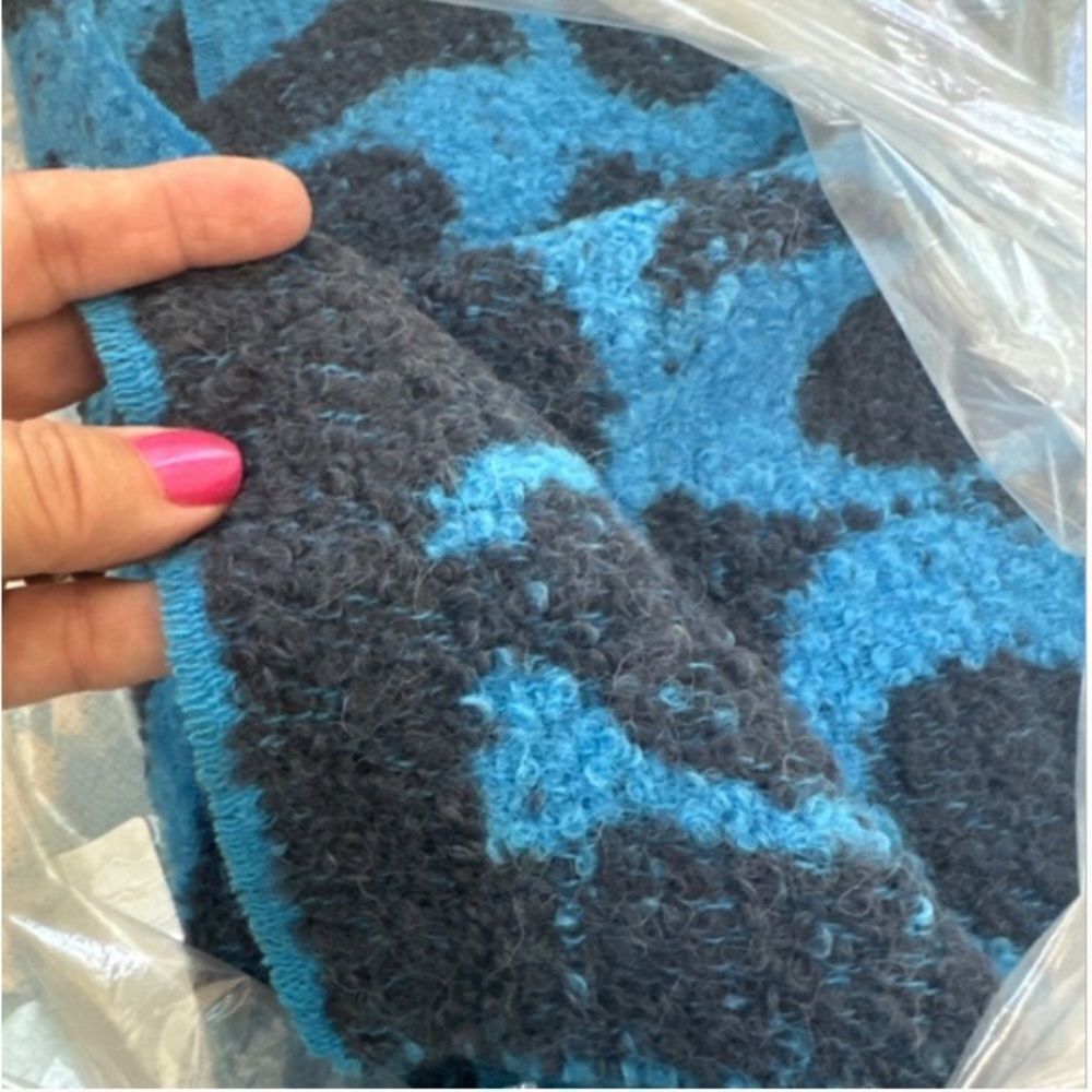 NWT WOOL/ALPACA Signature Muffler Scarf - BLUE - Picture 3 of 6